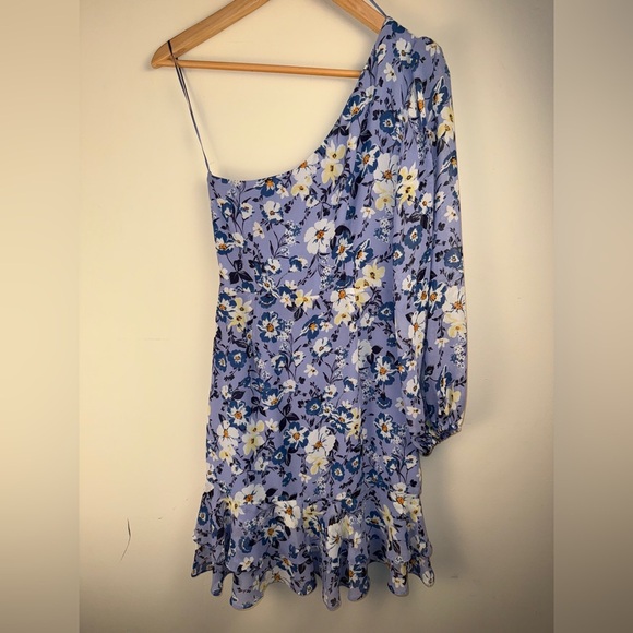 ASTR The Label Floral Shoulder Dress Ruffle Skirt Size Small - Picture 3 of 13